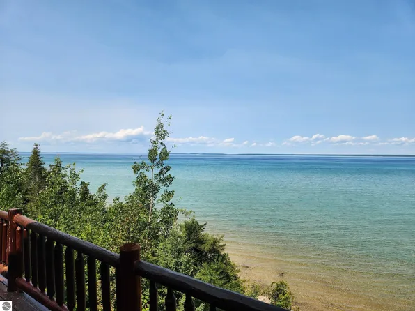 4460 W Us Highway 23, Cheboygan, MI 49721