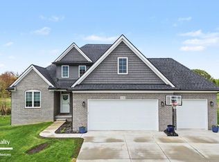 3143 Regatta Ln, Saint Clair, MI 48079