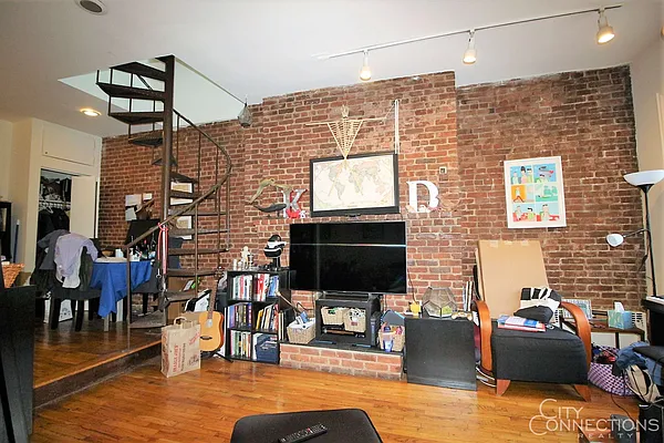 Rented by City Connections Realty | media 17