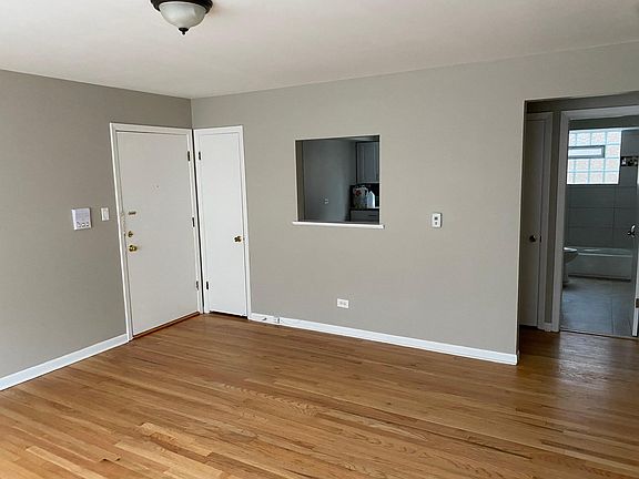 4th image of 3201 Hawthorne St APT 2E