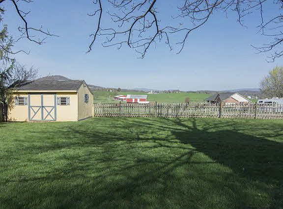 3rd image of 3745 Nutmeg Ct