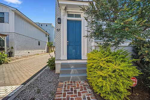 57 Hanover St #A Photo 1