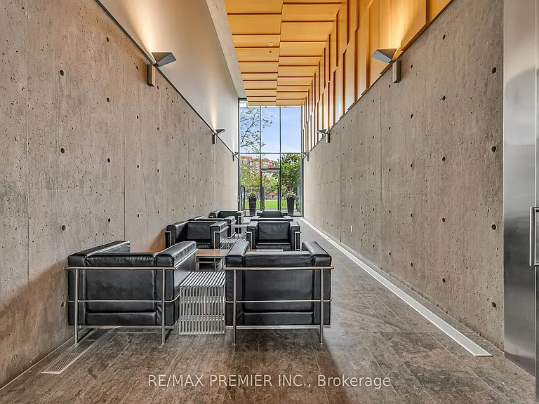 25 Stafford St #407 — Photo 6