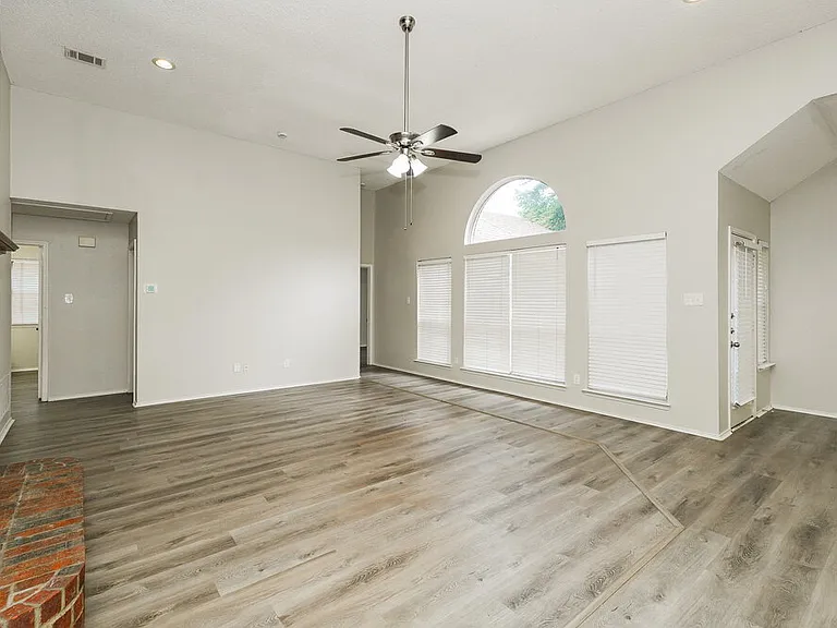 2338 Liles Ln — Photo 5