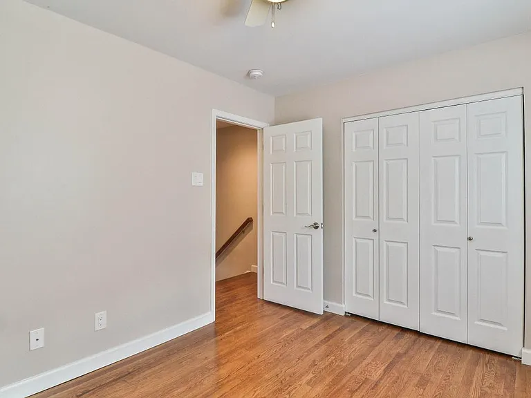 2831 Laclede Station Rd — Photo 12
