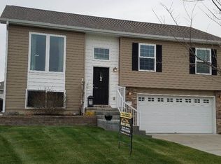 2327 SW Craig Dodge Rd, Lincoln, NE 68522