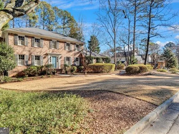 1564 Biddle Ct, Dunwoody, GA 30338