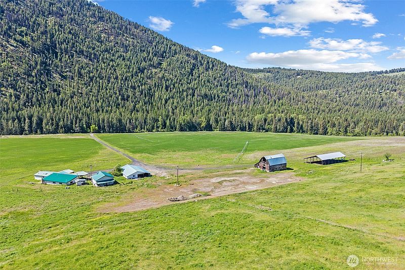 3rd image of 361 Lone Ranch Creek Rd