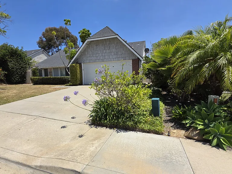 7118 Columbine Dr — Photo 2