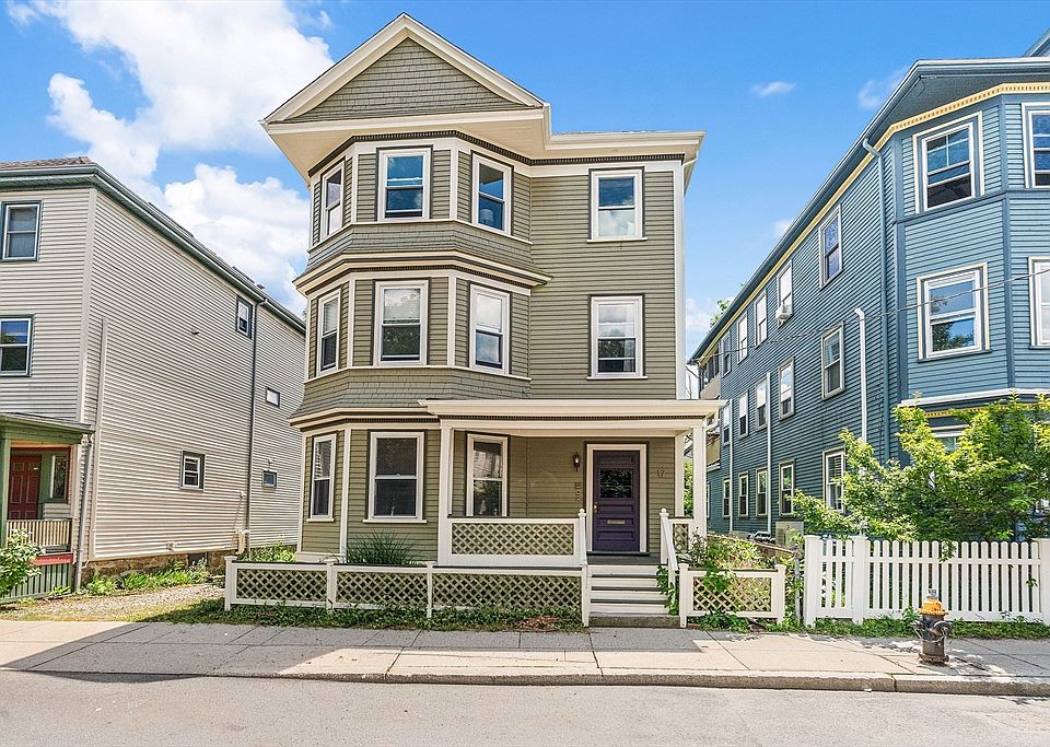 1st image of 17 Spalding St #3