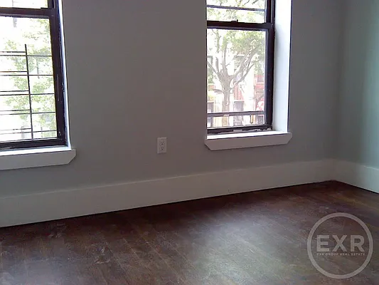 Rented by EXR | media 67