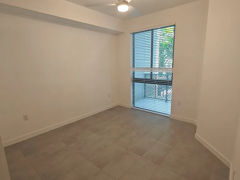 1002 SW 7th St #2 — Photo 12
