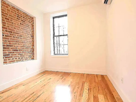 4th image of 2366 Pacific St #1A