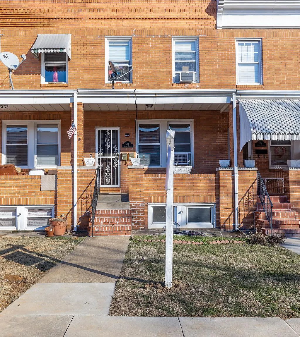 2 bed, 1.5 bath, 1050 sqft, $1,400 — Photo 1