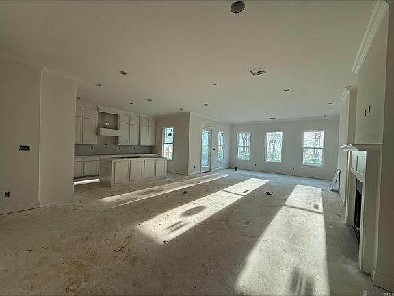 3rd image of 3962 Waterbury Ave