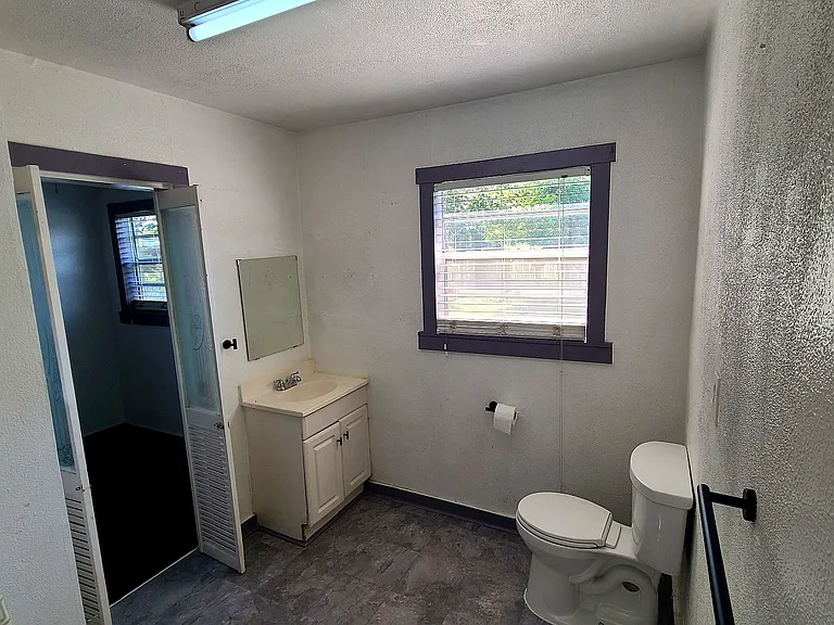 Bathroom vanity