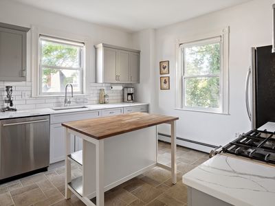 31 Thurston St APT 3, Somerville, MA, 02145