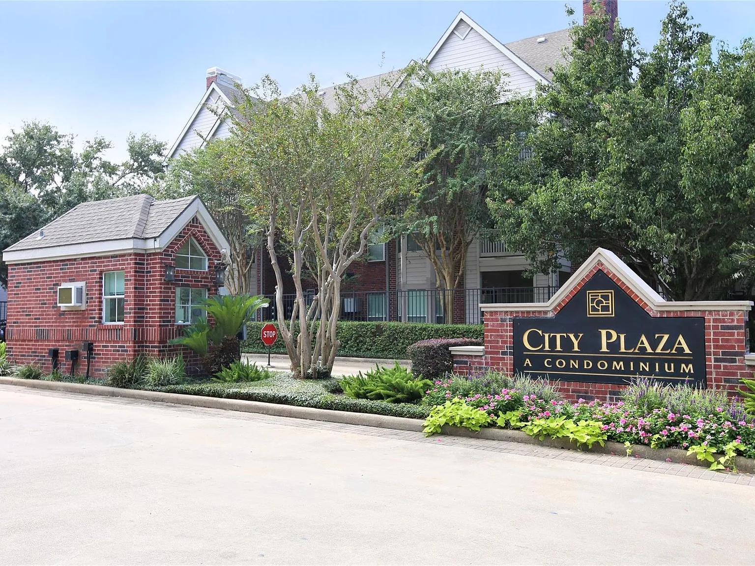 1 bed, 1.0 bath, 623 sqft, $1,200 — Photo 1