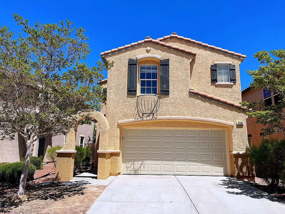 2392 Ember Mist Ct