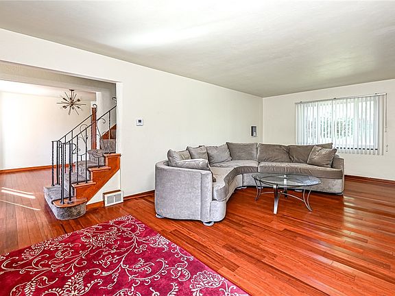 3rd image of 3545 Colby St