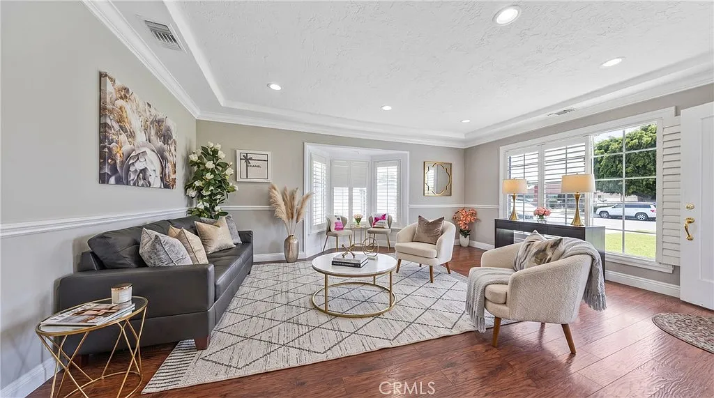 4 bed, 2182 sqft, $5,400 — Photo 3