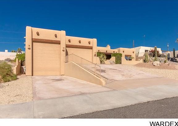 2nd image of 2475 Castaway Dr