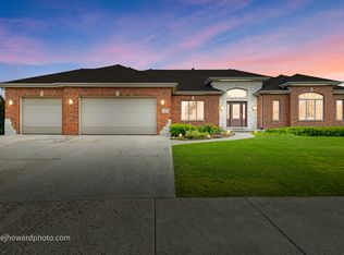 12891 Mayfair Dr, Lemont, IL 60439