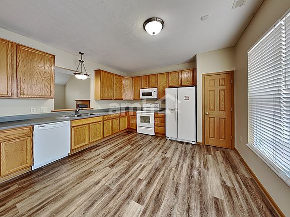 4th image of 7194 Winterbek Ave