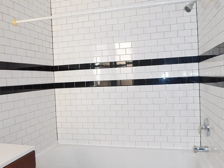 1637 W Touhy Ave #3 — Photo 11