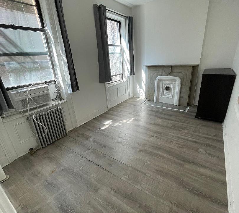 1st image of 1433 1st Ave APT 3R