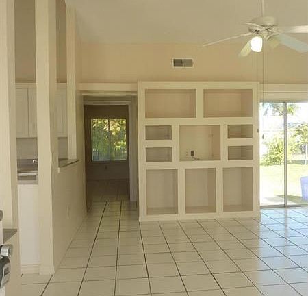 2nd image of 10619 Bonnie Ln