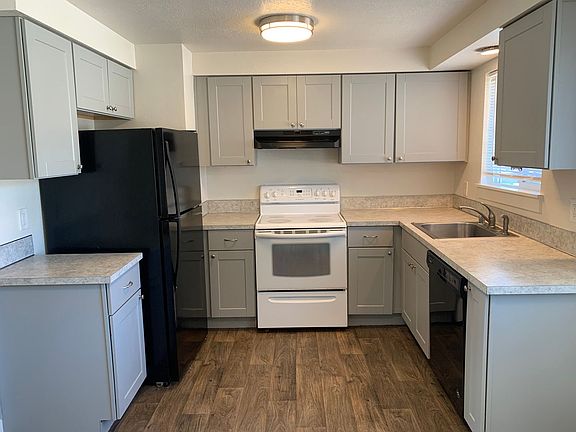 2nd image of 1712-1722 Lewis River Dr #1712C
