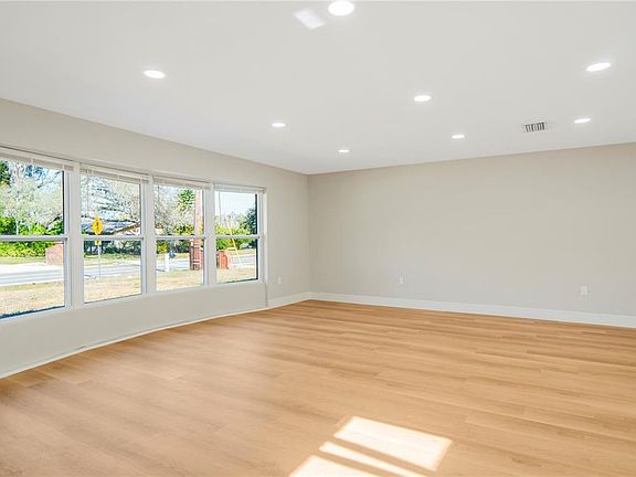 3rd image of 2570 Derbyshire Rd