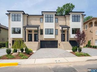 799 W End Ave, Cliffside Park, NJ 07010