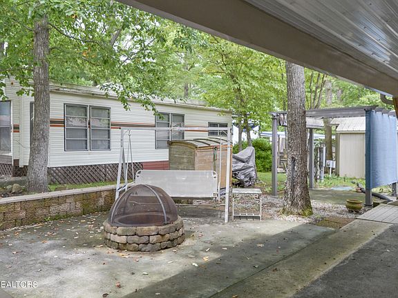 3rd image of 8184 Wildwood Dr
