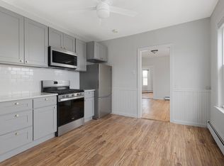 26 Plymouth St #3, Cambridge, MA 02141