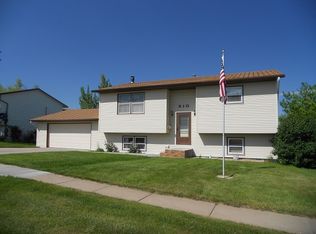 910 Ennen Dr, Rapid City, SD 57703