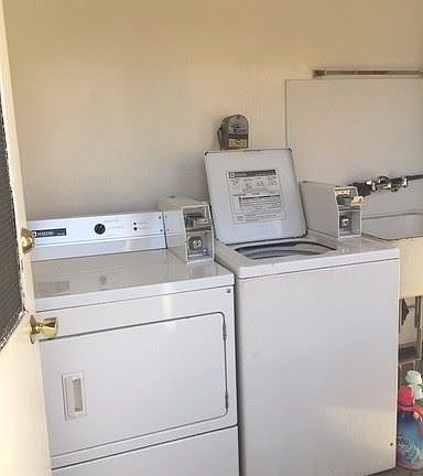 5th image of 1022 Larch St APT 3