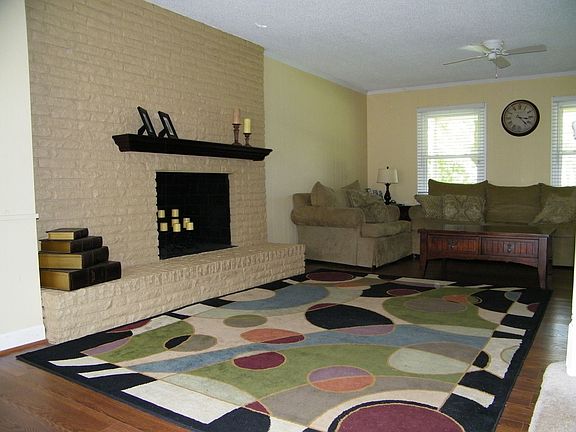 15X25 Family Room