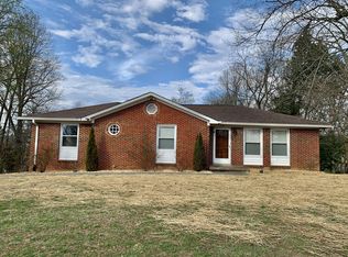 318 Lake Dr, Columbia, TN 38401
