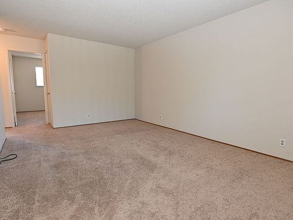 5th image of 639 Bolton Ct APT 3