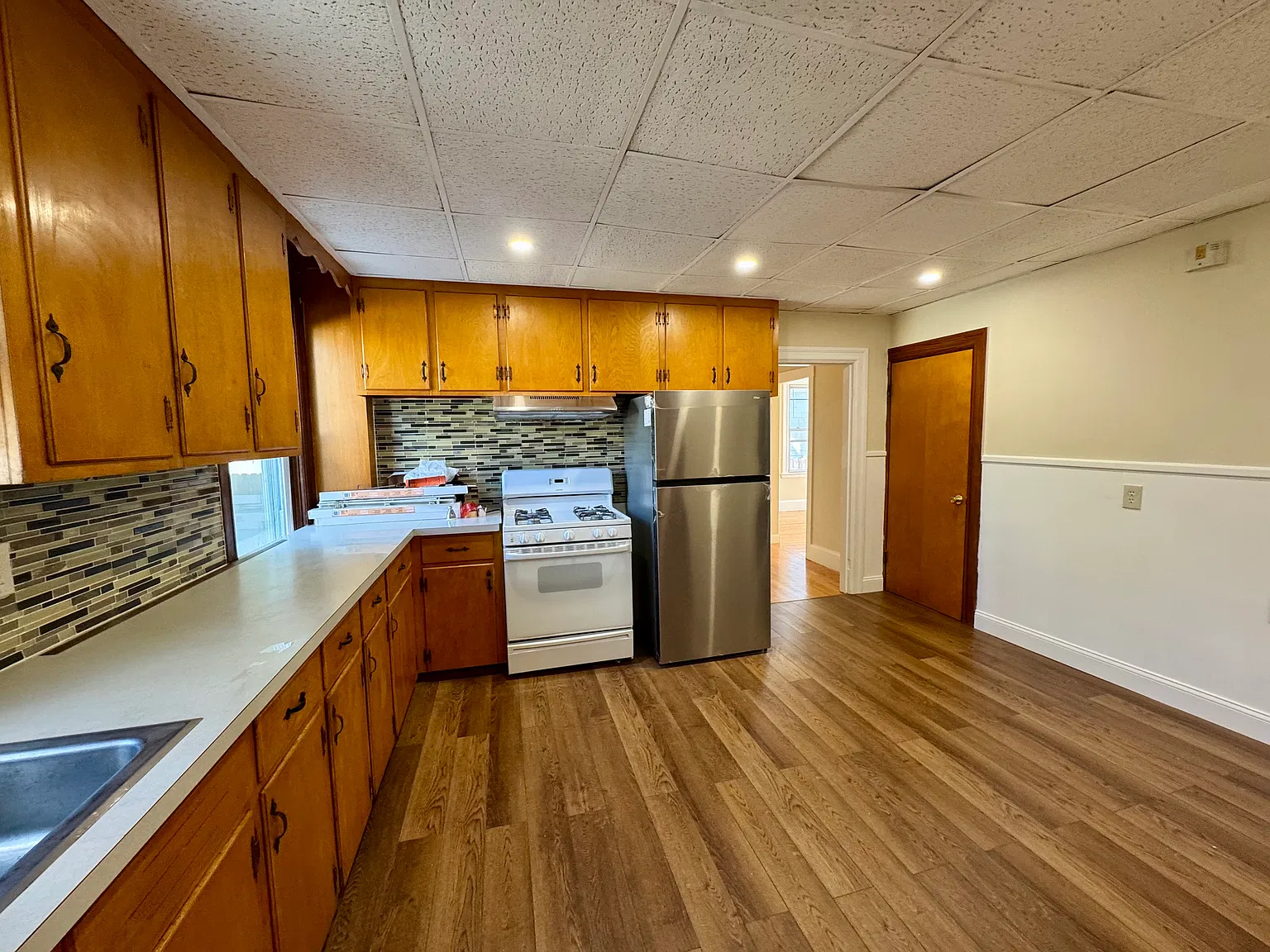 2 bed, 982 sqft, $1,925 — Photo 2