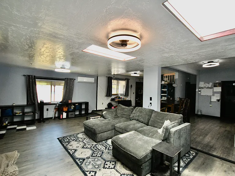 744 NW Claypool St — Photo 3