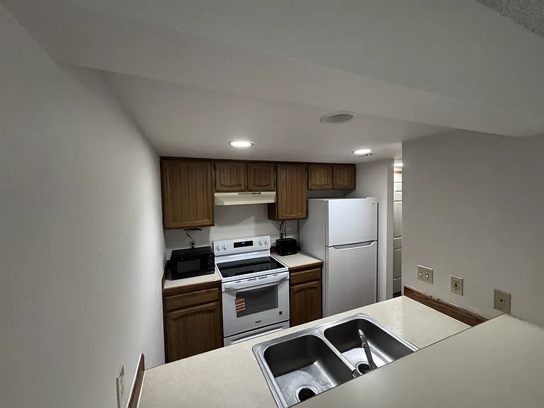 9725 Independence Dr #103 — Photo 4