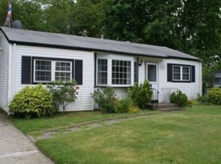 754 Spur Dr N, Bay Shore, NY 11706