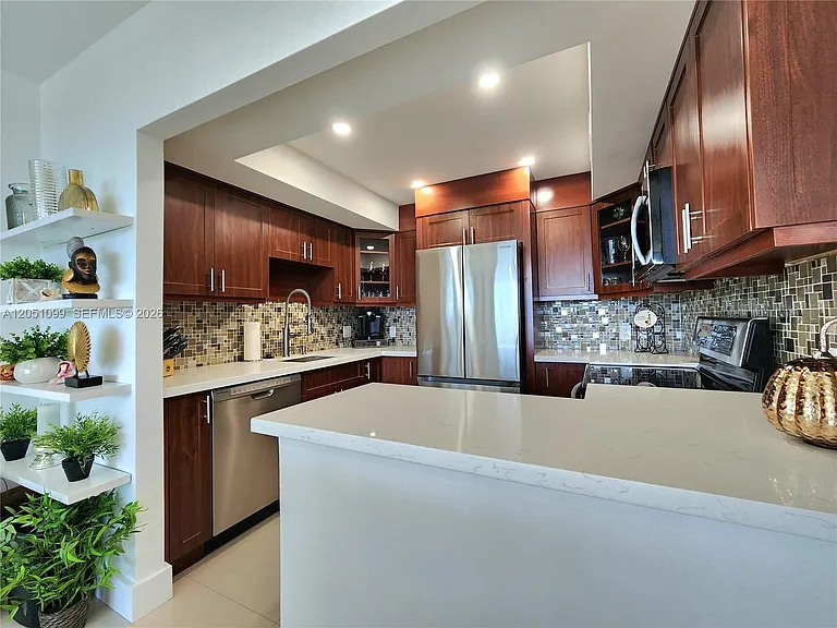 3505 S Ocean Dr #521 — Photo 7