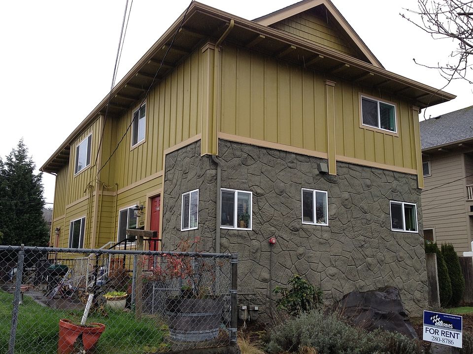 1st image of 4220-4224 N Commercial Ave #4222