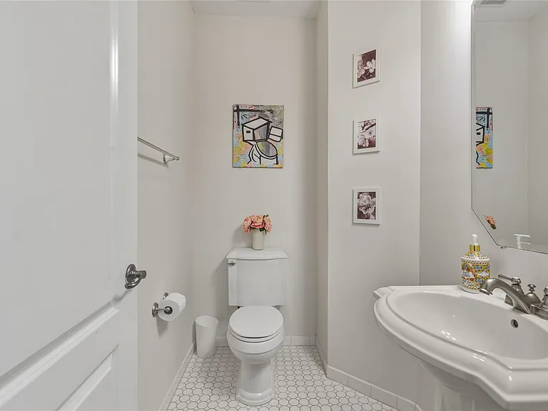 1336 SW 3rd Ct #1336 — Photo 10