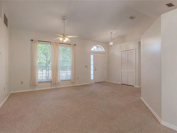 3rd image of 1443 Heather Glen Dr