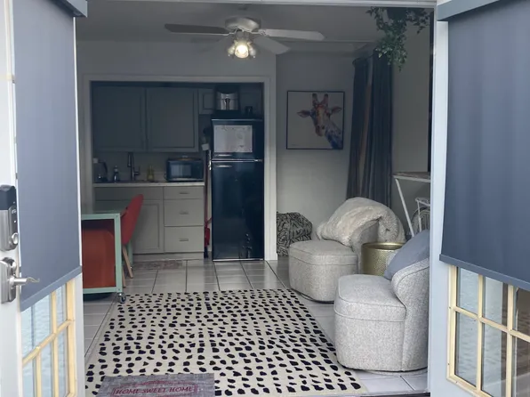 1358 Highlands Dr #B2, Naples, FL 34103